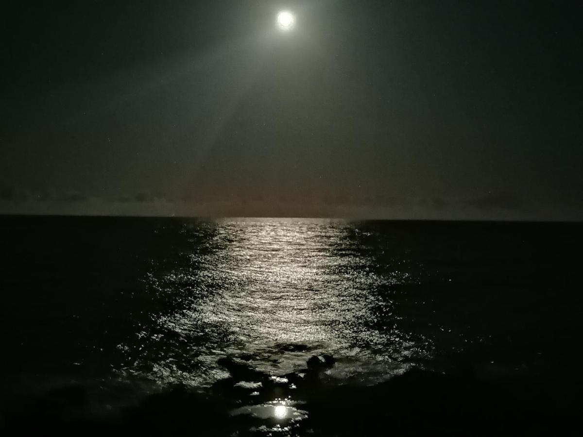 Blue Sea. Tony Frias. Las Eras. Arico - Tenerife. Arico el Nuevo Bagian luar foto